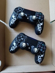Защитный силиконовый чехол Devil (White/Red) для геймпада Sony DualShock (PS4) + накладки на стики