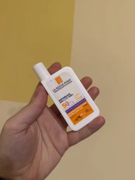 Солнцезащитный легкий корректирующий флюид La Roche-Posay Anthelios UVA 400 против гиперпигментации кожи Очень высокий уровень защиты от UVB очень длинных UVA и HEV-лучей SPF50+ 50 мл (3337875917407)