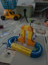 Дитячий магнітний 3D-трек із поїздом на акумуляторі (79 деталей) — розвиваючий антигравітаційний конструктор