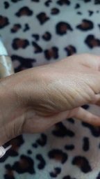 Тональний засіб проти зморшок Vichy Liftactiv Flexilift Teint Anti-Wrinkle Foundation 15 опал 30 мл (3337871321543) фото від покупців 3