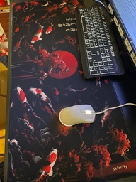 Ігровий великий килимок для миші 900x400x4мм на весь стіл Spider Lilly | Геймерська водостійка поверхня 90 х 40 см товстий коврик для мишки Control + Speed 900 х 400 мм Чорний+Червоний 900x400x4мм (999679) фото від покупців 4