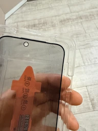 Защитное стекло антишпион на iphone 17 pro max самоклеющееся с олеофобным покрытием на весь экран 9D Shieldy фото от покупателей 1