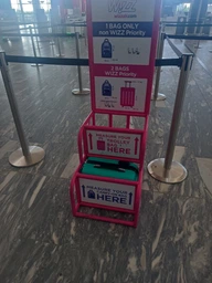 Чемодан для ручной клади пластиковый лоукост Wizz Air Ryanair 40 x 30 x 20 лимонный фото от покупателей 1