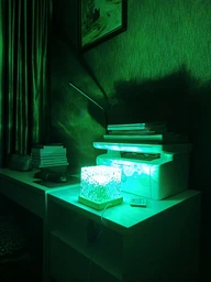 Ночник проектор куб светодиодный с проекцией воды настольная RGB лампа 16 цветов для спальни и детской с эффектом водяной волны Led светильник анимация северного сияния и водяной волны с пультом и аккумулятором от USB