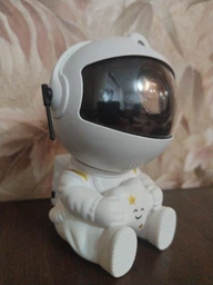 Нічник проектор Космонавт сидячий Astro Star Mini Проектор зоряного неба, лазерний нічник на пульті