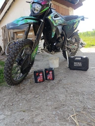Олива для 4-тактних двигунів Liqui Moly Motorbike 4T Synth Street Race 5W-40 1 л (4100420025921)