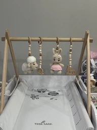 Підлоговий мобіль BABY GYM з іграшками, стійка Монтессорі, тренажер для немовлят, дівчатка Зайченя та Баранчик
