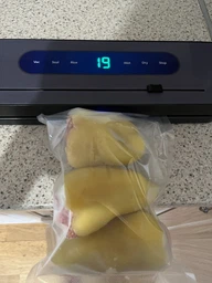 Вакууматор для сухих и влажных продуктов вакуумный упаковщик с LED-дисплеем и резаком 10 пакетов в комплекте фото от покупателей 3