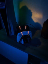 Зарядка для джойстика PS 5 Dobe Док Станция для PlayStation 5 PS 5 DualSense на 2 геймпада с LED подсветкой P5V Серый фото от покупателей 2