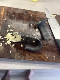 Пресс для чеснока , измельчитель Garlic Press из нержавеющей стали с пластиковой ручкой