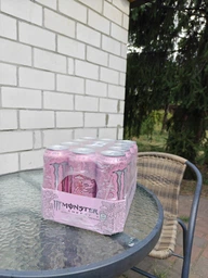 Упаковка безалкогольного енергетичного напою Monster Energy Ultra Strawberry Dreams 500 мл х 12 банок енергетик