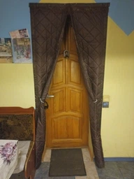 Теплоізоляційні штори для вхідних дверей на магнітах 90 х 210 см Коричневий