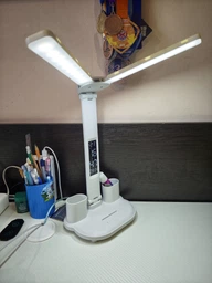 Світлодіодна настільна лампа трансформер на акумуляторі з дисплеєм 12в1 Tech Lamp - багатофункціональна з подвійним джерелом світла, календарем, термометром та тримачем для ручок, біла