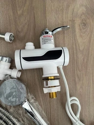 Водонагрівач проточний електричний з душовою лійкою та Led дисплей індикація нагріву BRS White фото від покупців 5