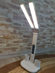 Світлодіодна настільна лампа трансформер на акумуляторі з дисплеєм 12в1 Tech Lamp - багатофункціональна з подвійним джерелом світла, календарем, термометром та тримачем для ручок, біла фото від покупців 17