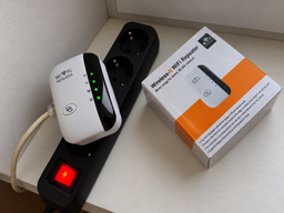 WI-FI усилитель сигнала ретранслятор репитер WIFI REPEATER 300Mb