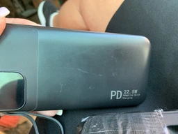 Повербанк FOYU FO-9020 30000 мАг Power Bank зовнішній акумулятор 22,5 Вт швидка зарядка Power Delivery для телефона смартфона iPhone планшета з 2 вбудованими кабелями USB Type-C Lightning LED дисплеєм ліхтариком ремінцем на 3 пристрої білий