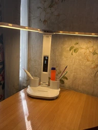 Світлодіодна настільна лампа трансформер на акумуляторі з дисплеєм 12в1 Tech Lamp - багатофункціональна з подвійним джерелом світла, календарем, термометром та тримачем для ручок, біла фото від покупців 4