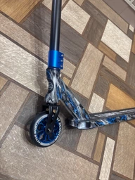 Самокат трюковый Best Scooter Рука HIC-система, Пеги , алюминиевый диск и дека с Принтом , колёса d=110мм, ширина руля - 60 см фото від покупців 1