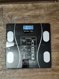 Ваги підлогові смарт розумні скляні для дому Scale one Black електронні фітнес Bluetooth з додатком для смартфона 180 кг чорні фото від покупців 7