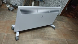 Електричний конвектор Electrolux ech/ecn-2000m 2 кВт, 25 м2, ip20, хутро. упр-ня ech/ecn-2000m