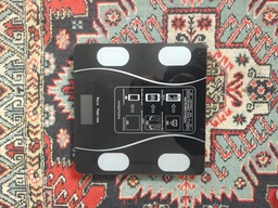 Ваги підлогові смарт розумні скляні для дому Scale one Black електронні фітнес Bluetooth з додатком для смартфона 180 кг чорні фото від покупців 5