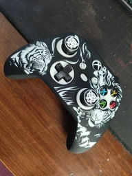 Качественный защитный силиконовый чехол Tiger (White/Red) для геймпада Xbox Series X|S + накладки на стики