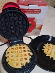 Вафельниця міні Vaffle maker mini для віденських та бельгійських вафель, сендвічниця чорно-червона