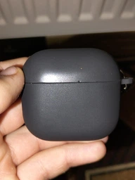 Силіконовий чохол Silicone Case для AirPods 4 з мікрофіброю та карабіном