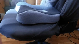 Ортопедическая подушка для сидения IDEIA Memory Foam 43х38х10 см серая (8-36375) фото от покупателей 1