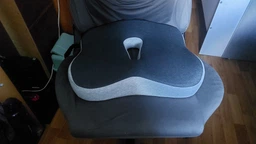 Ортопедическая подушка для сидения IDEIA Memory Foam 43х38х10 см серая (8-36375)