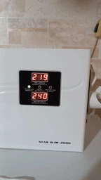 Стабилизатор напряжения Real-El Stab Slim-2000 White (EL122400008)