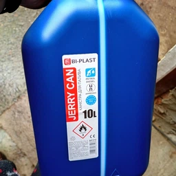Канистра пластиковая вертикальная с лейкой 10л bi-plast