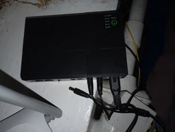 Источник бесперебойного питания для роутера, модема и видеонаблюдения UPS PowerBank 10400mAh 36 Вт с выходами 5V 9V 12V и POE 15V/24V, NET-36-Black