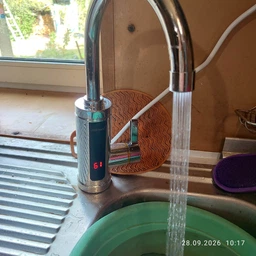 Проточный водонагреватель электрический 3000Вт 220В с мгновенным нагревом воды, кран-смеситель с индикатором температуры и нижним подключением, компактный бойлер для кухни и ванной Белый, RX-011-White