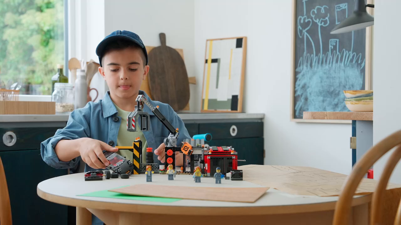 Конструктор LEGO City Свалка с автомобилями 871 деталь (60472