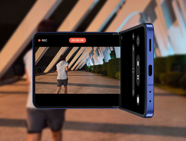 Відео знімається на ширококутну камеру Galaxy Flip7 у стилі відеокамери. Завдяки Нічній зйомці зображення залишається чітким і деталізованим навіть за умов слабкого освітлення.