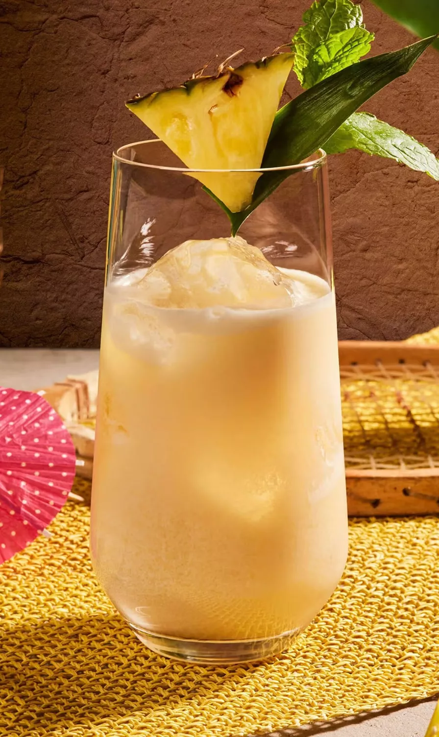 Коктейль Extra Colada с Chivas Regal Extra