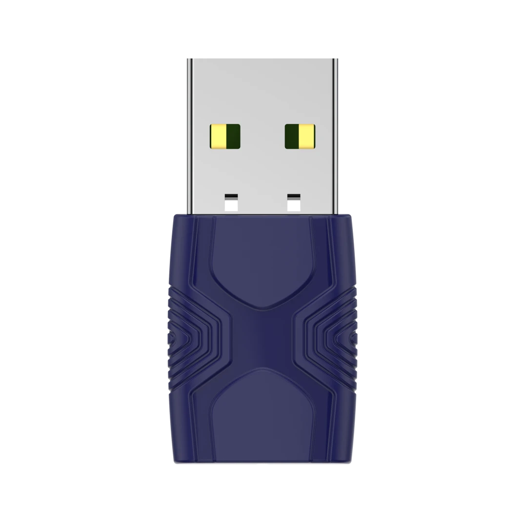 Адаптер CarlinKit Mini Ultra 2 розміром менший за флешку, який не перекриває сусідні порти