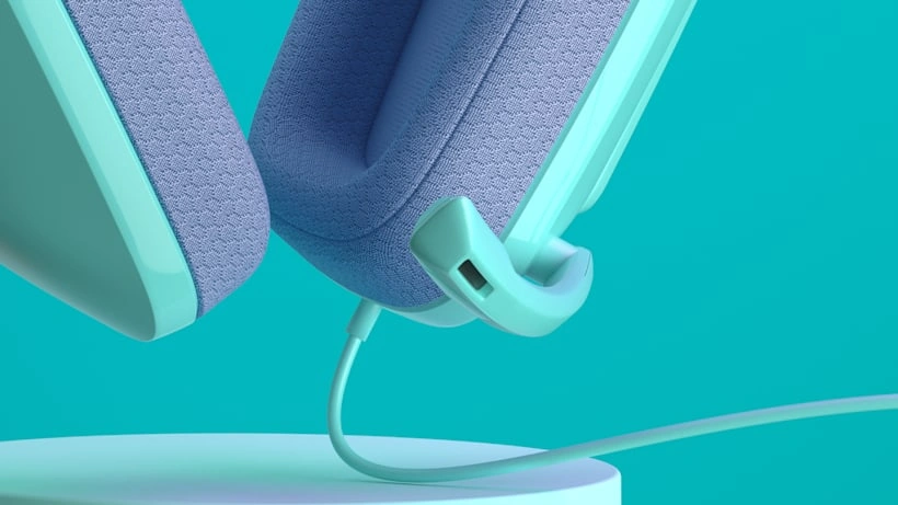 Амбушюри з піни з пам’яттю форми гарнітури Logitech G335 крупним планом