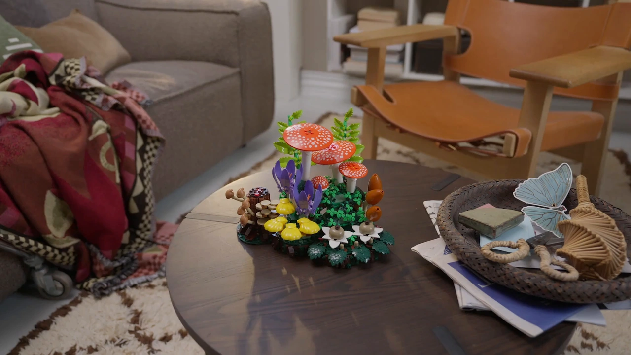 Конструктор LEGO Botanicals Лесные грибы 806 деталей (11505