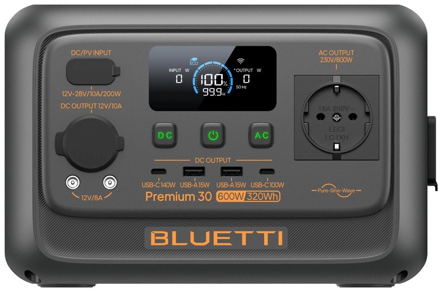 Передняя панель BLUETTI Premium 30 V2 с розеткой 230 В и портами USB