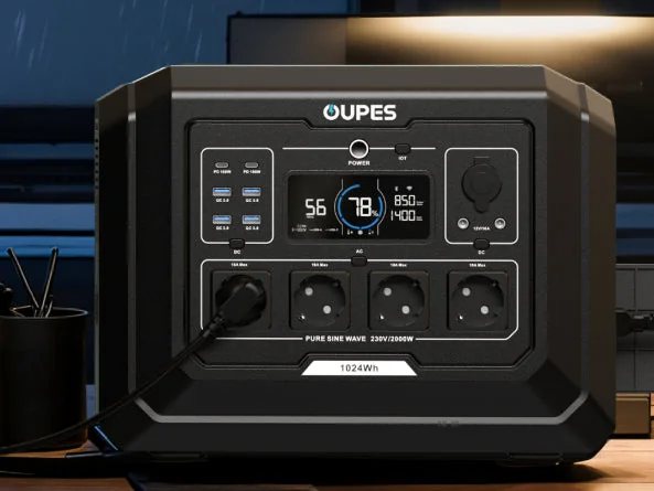 Зарядная станция OUPES Mega 1 S1 питает рабочее место во время отключения света