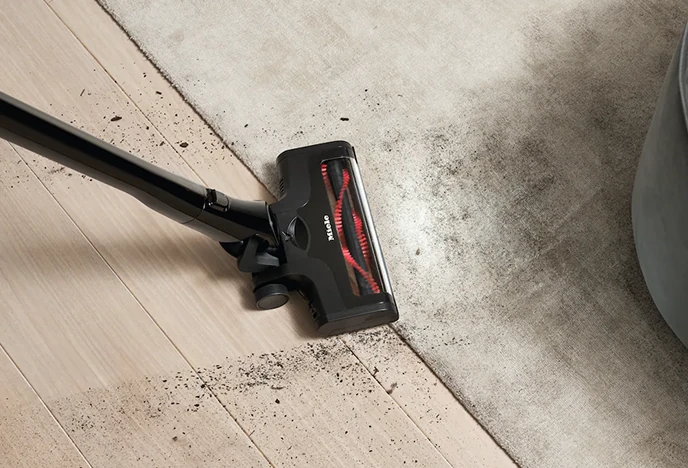 Щітка MultiFloor XXL з технологією FloorDetect на паркеті