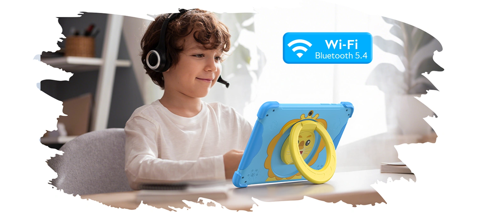 Мальчик в наушниках за планшетом LINK 1 Mini Kids
