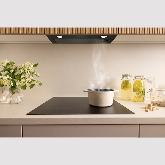 Варочная поверхность и кухонная вытяжка Gorenje работают синхронно
