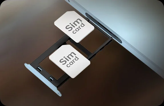 Слот 3-в-1 для двух SIM-карт и microSD