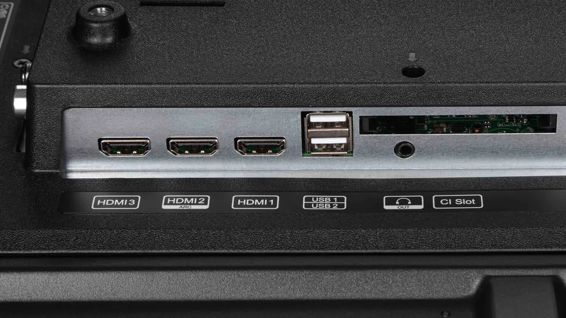 Боковые разъёмы телевизора 2E 43A77Q: HDMI, USB, CI+ и аудиовыход