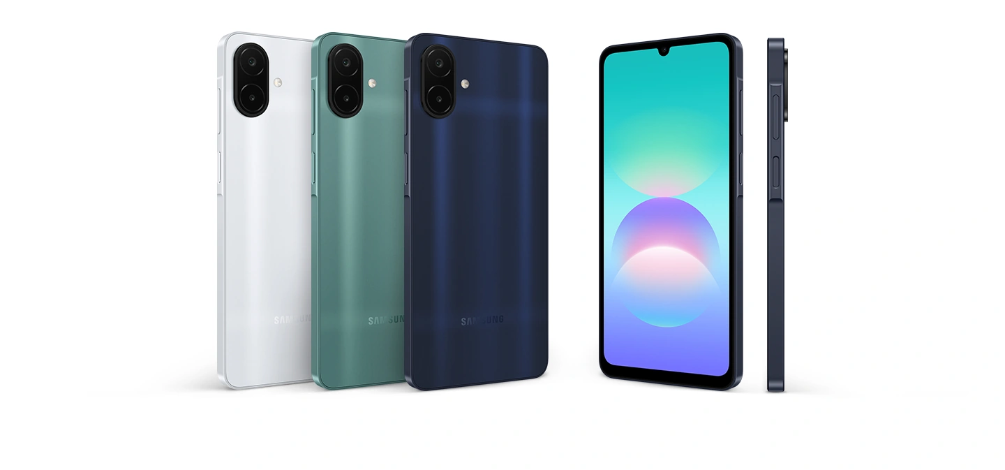 Galaxy A08 показано в темно-синьому, срібному та зеленому кольорах з різних ракурсів, що підкреслює його стильний і тонкий дизайн.