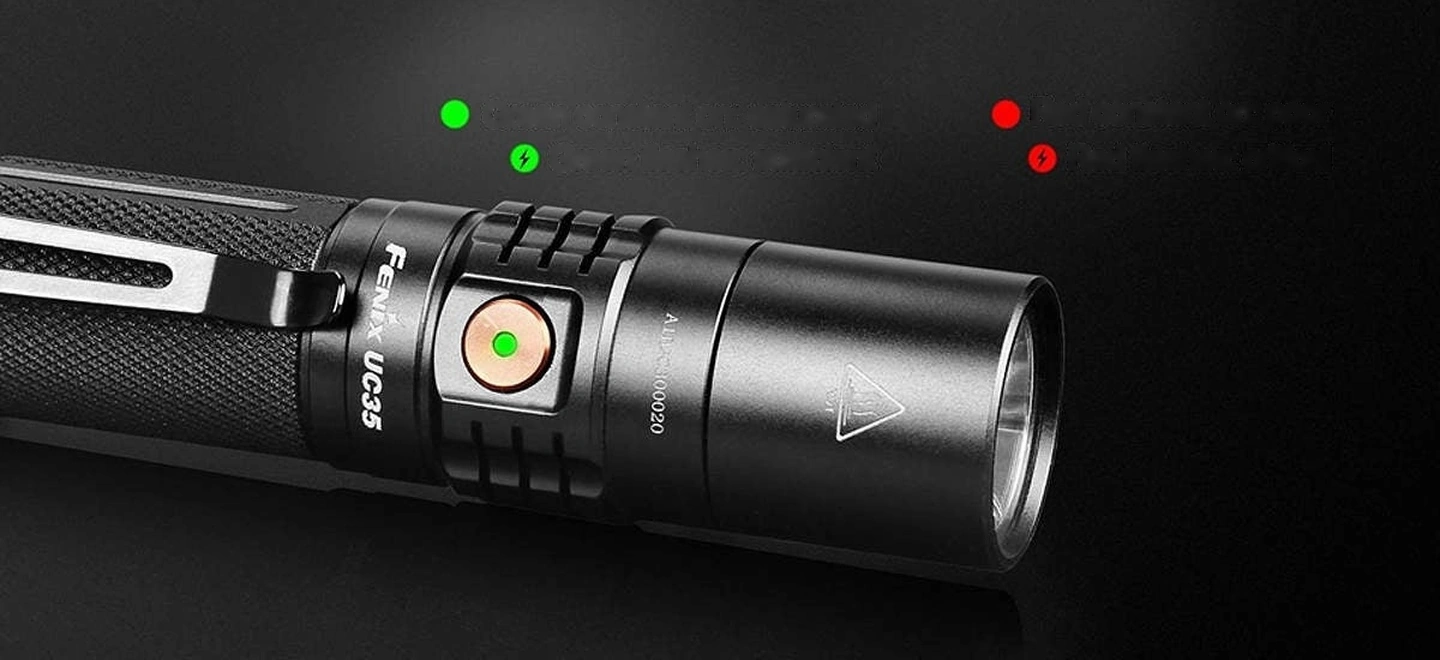 Индикатор заряда Fenix UC35 V2.0 при включении